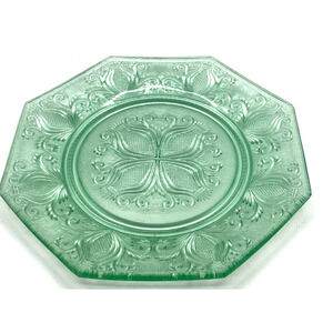 Imperial Ohio Glass Blaise Scrolled Thistle Uranium Green Salad Plate 7 7/8"